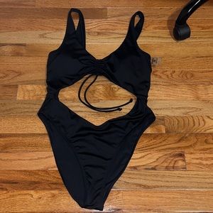 Woman’s PINK swimsuit